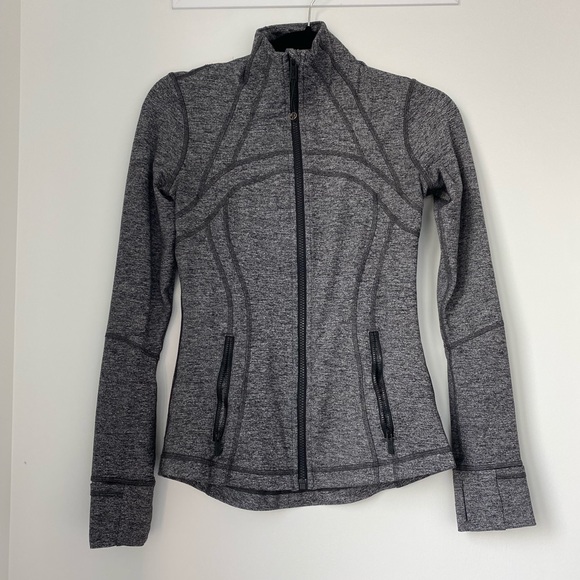 Lululemon define jacket: heather black. Worn a few times, sold out online - Picture 1 of 5